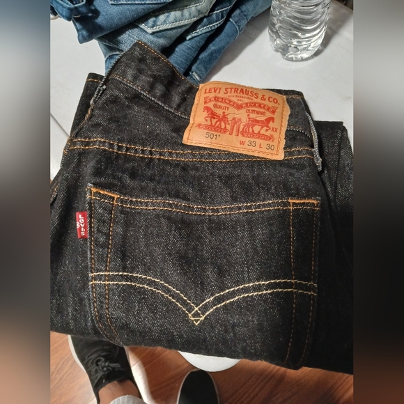 ✨️Levi's 501 Button Fly 33x30 Black